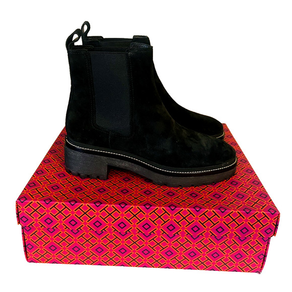 New In Box TORY BURCH Chelsea Lug Sole 50mm Bootie Perfect Black Suede Size 9.5 - Picture 1 of 14